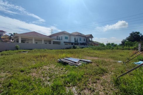 Ejen Hartanah Ipoh-Tanah Lot Banglo Untuk Dijual Di One Meru