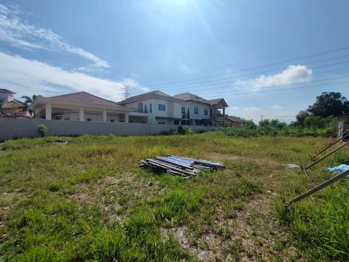 Ejen Hartanah Ipoh-Tanah Lot Banglo Untuk Dijual Di One Meru