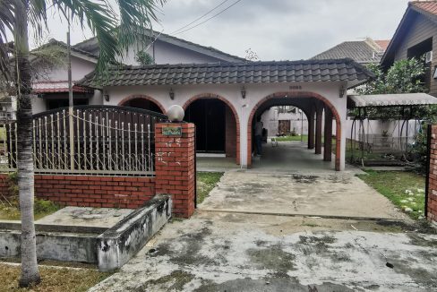 EJEN HARTANAH IPOH PERAK-RUMAH BANGLO SETINGKAT UNTUK DIJUAL DI TAMAN DESA PERWIRA IPOH