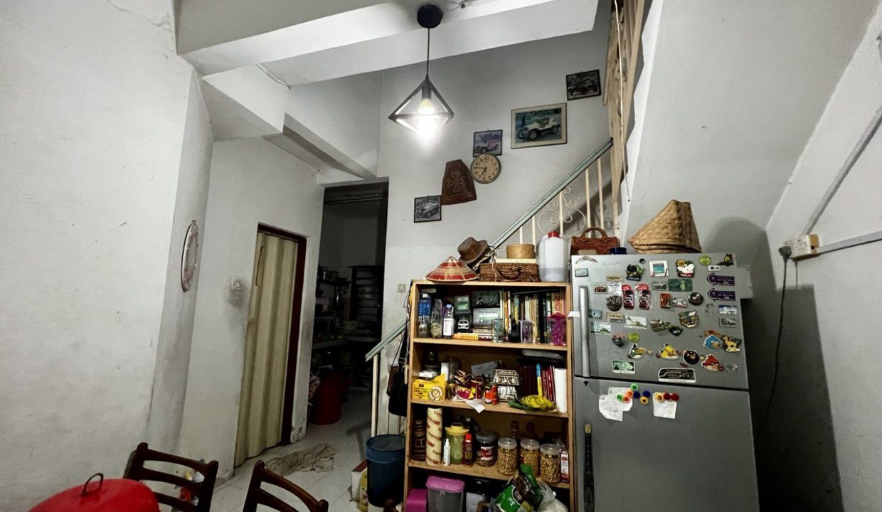 Ejen Hartanah Menglembu-Rumah Teres 1.5 tingkat Corner lot Di Taman Impian Adril-21