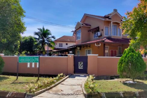 Ejen Hartanah Selangor-Rumah Teres (2) Tingkat Untuk Dijual Di Bandar Puncak Alam
