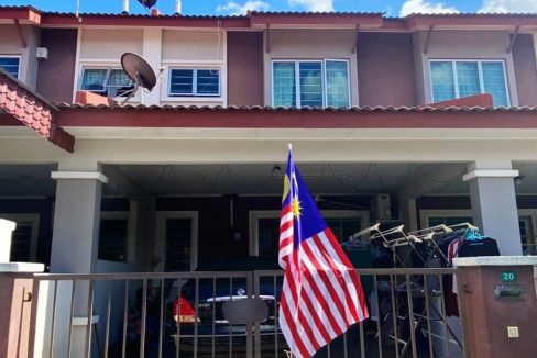 Ejen Hartanah Simpang Pulai-Rumah Teres 2 Tingkat di Taman Margosa Bandar Seri Botani🏠[FOR SALE] RUMAH TERES 2 TINGKAT UNTUK DIJUAL DI BANDAR BOTANI IPOH 🔴 TAMAN MARGOSA BOTANI . Info Unit: ☑️ 2 Tingkat ☑️ Leasehold ☑️ Luas Unit : 18’x60’ ☑️ 4 Bilik Tidur ☑️ 3 Bilik Air . Fasiliti Berdekatan : ▪️ 15 Minit ke Bandaraya Ipoh ▪️ 20 Minit ke Batu Gajah ▪️ 15 Minit ke Tol Simpang Pulai ▪️ Sekolah ▪️ Pusat-Pusat Perniagaan yang Aktif ▪️ Klinik - Stesen Minyak - Hotel . ➡️ Harga : RM345K (Nego) 💥💥 . Berminat? Click di sini 👇👇 Whatsapp: http://wasap.my/601132573237/dst+tmn+margosa+345k . Lagi rumah untuk dijual. Click di sini. 👇👇 Website:http://www.anasejenhartanah.com/ . Muhammad Anas Mahmood [REN 45885] Perunding Hartanah Berdaftar. FB pages: En. Mat Anas Perunding Hartanah. Legacy Real Property Sdn. Bhd. Telefon: 01132573237 👉IPOH 👉KELANTAN 👉 SELANGOR 👉KL . CoA Azila HF
