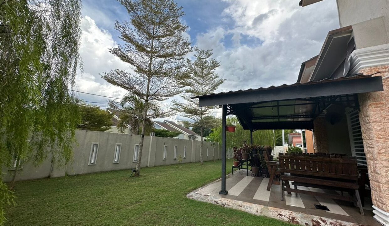 Ejen Hartanah Chemor-Corner Lot Rumah Semi-D Setingkat Untuk Dijual Di Medan Klebang Mewah-16