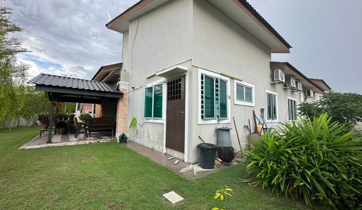Ejen Hartanah Chemor-Corner Lot Rumah Semi-D Setingkat Untuk Dijual Di Medan Klebang Mewah-17