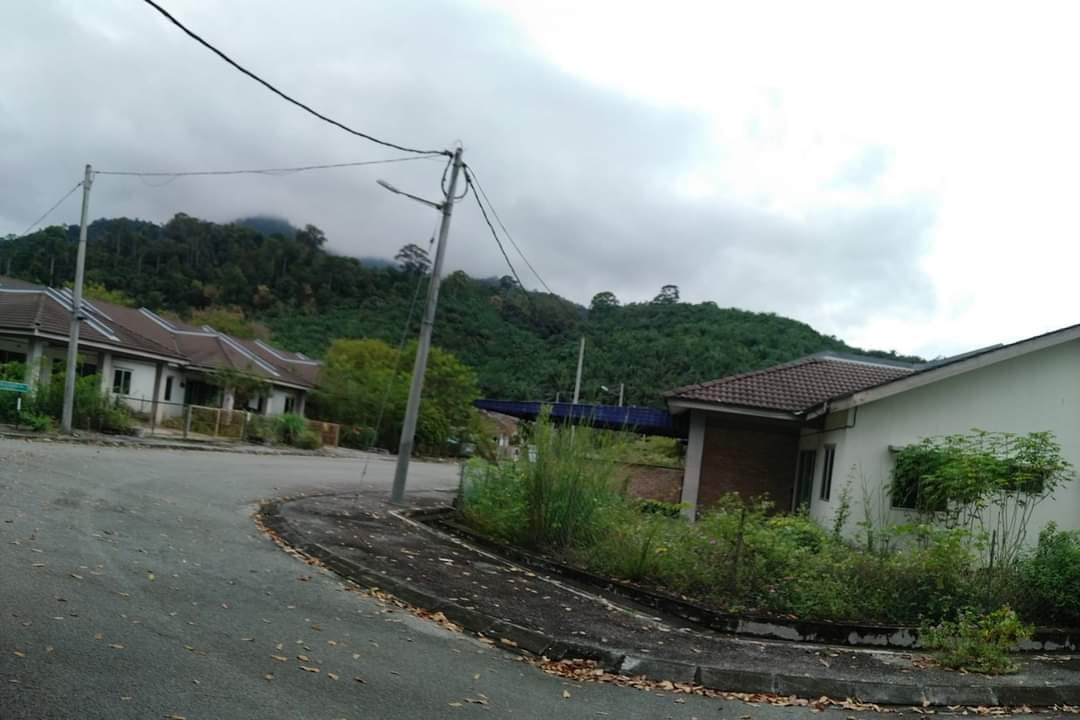 Ejen Hartanah Ipoh- Rumah Teres Setingkat Di Taman Kledang Sg.Siput-16