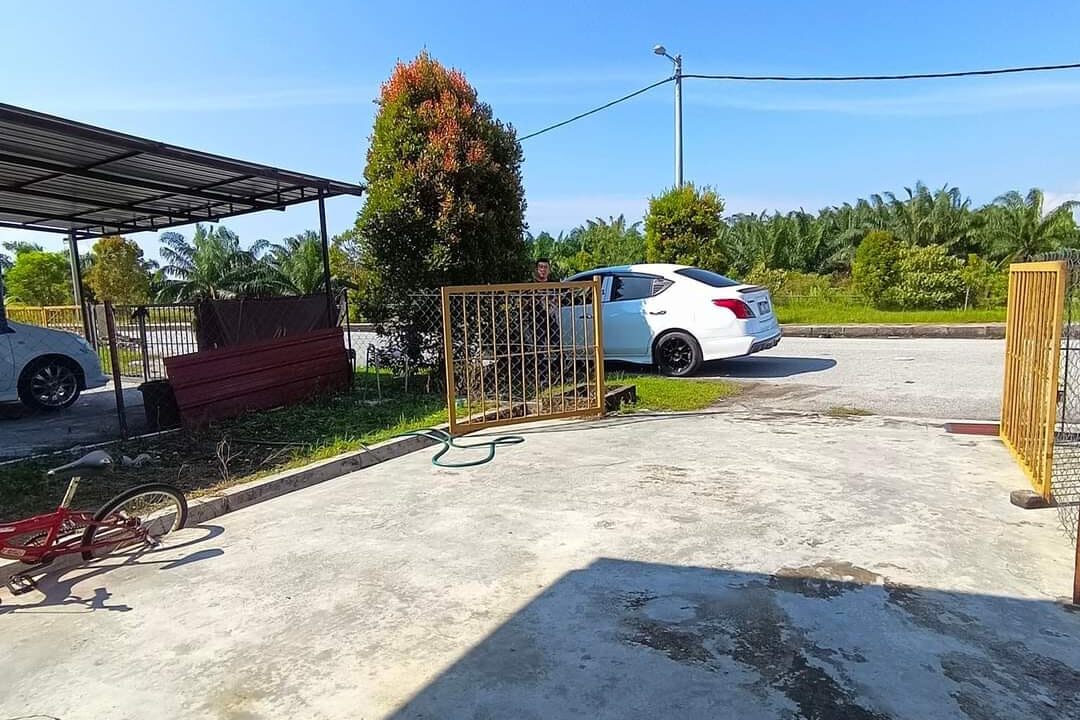 Ejen Hartanah Perak-Rumah Teres Setingkat Di Taman Kinding SSI Tanjung Rambutan-3