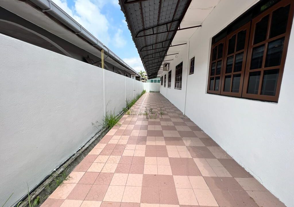 (Facing Open) Rumah Semi D Untuk Dijual Di Taman Fasa 2J Manjung Perak (15)