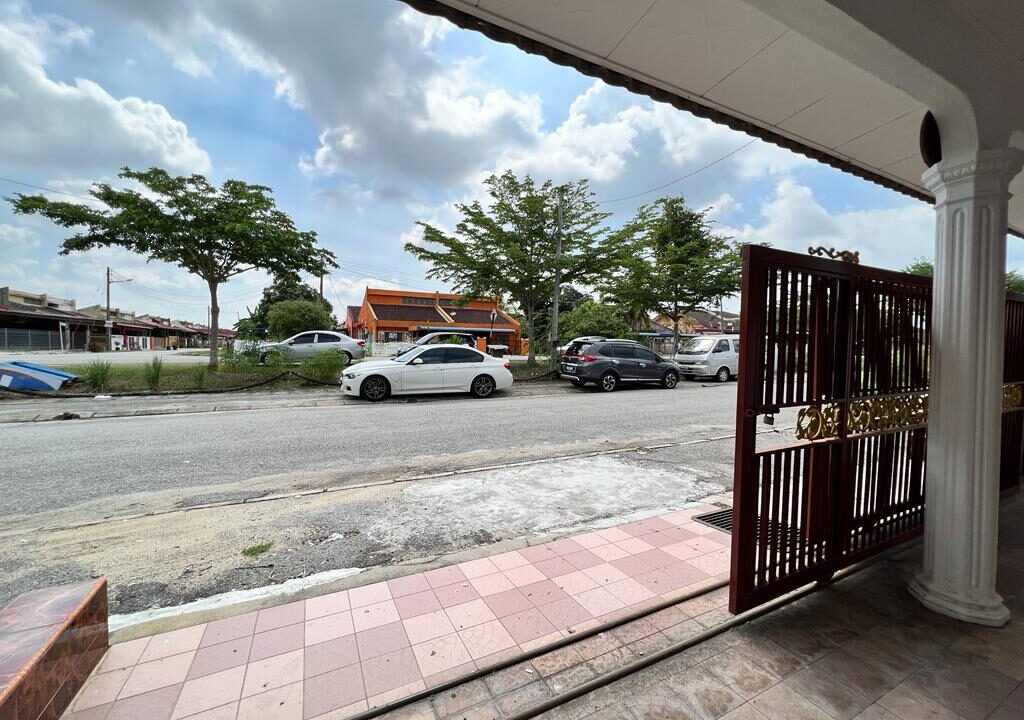 (Facing Open) Rumah Semi D Untuk Dijual Di Taman Fasa 2J Manjung Perak (22)