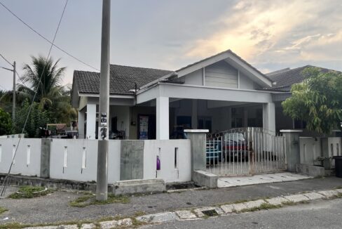 Teres Setingkat Corner Taman Chemor Ria Ipoh Perak