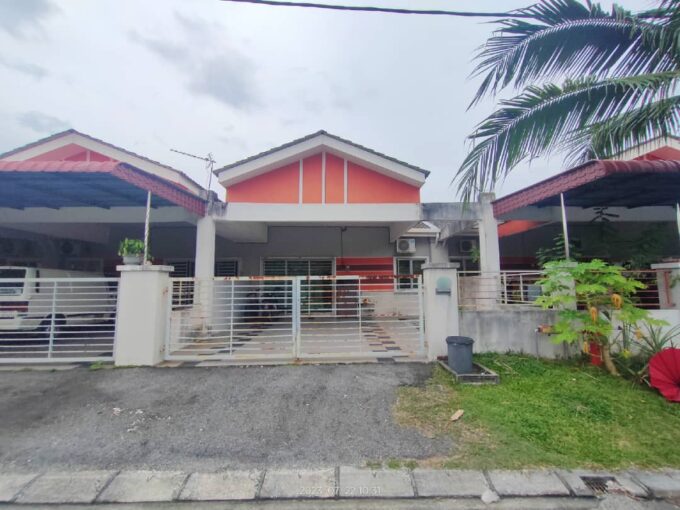 RUMAH SETINGKAT DI LAKEVILLE, SERI ISKANDAR