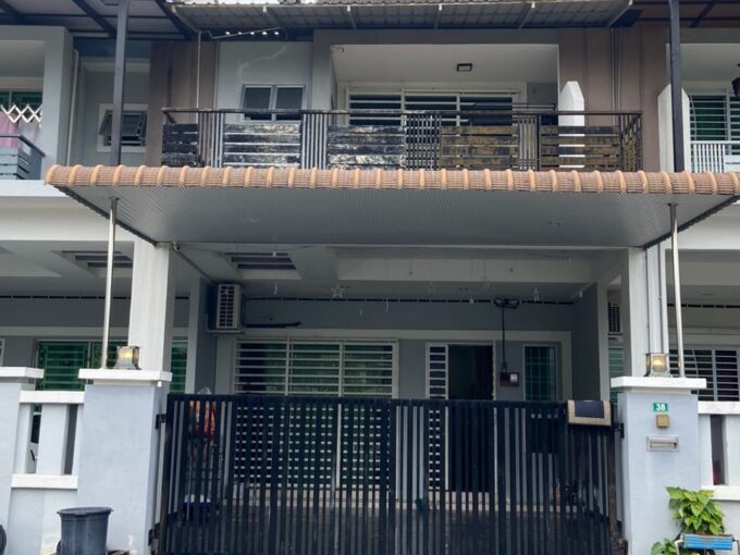 Taman Lapangan Raya Bdr Sri Botani