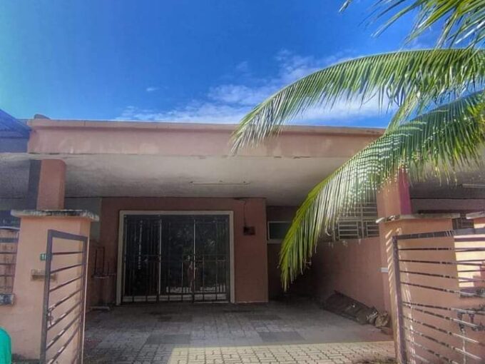 Rumah Teres Setingkat Menarik untuk Dijual di Medan Pengkalan Mutiara